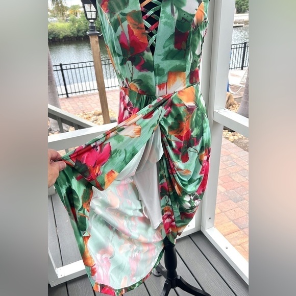 Venus,Sexy Multi-Floral Print,Strappy Chest,Draped Bodice,Excellent ConditionM - Picture 5 of 12
